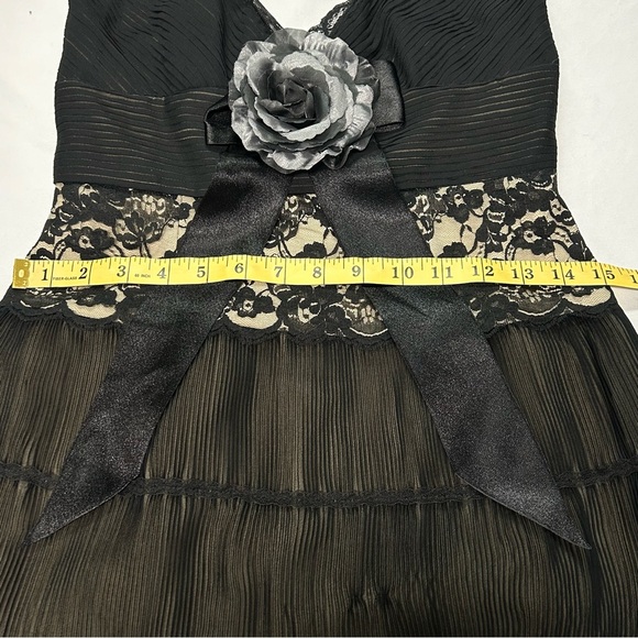 Womens Formal Midi Dress Sz 6 Sleeveless Silk Lace Ruffle Tiered Y2k Whimsigoth - Picture 11 of 13